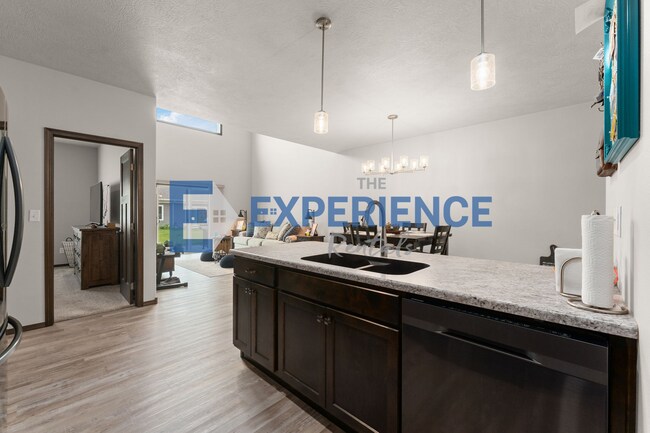 Foto del edificio - 4500 E Whisper Ridge Pl