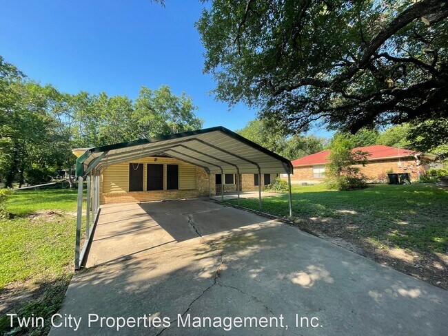 Building Photo - 3 br, 2 bath House - 607 E 22nd