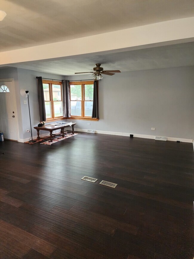 16419 Laura Ln, Oak Forest, IL 60452 House Rental in Oak Forest, IL