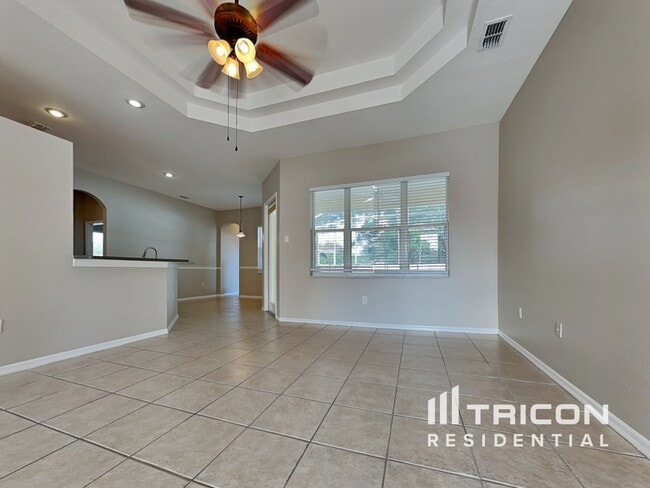 Building Photo - 1504 Canoe Dr