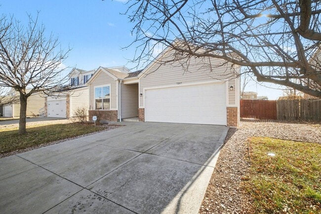 Building Photo - Freshly Updated 3-Bedroom Home Near Ft. Carson – Move-In Ready!