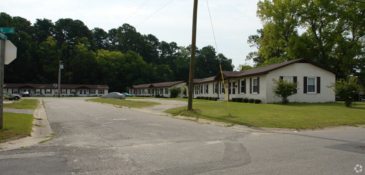 Building Photo - Sycamore Apartments