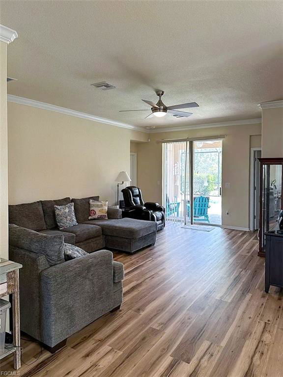 Foto del edificio - 2350 Heydon Cir E