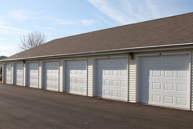 Garages - Stoneridge Apartments