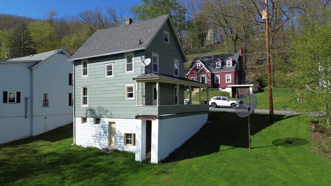 Foto del edificio - 349 E 5th St