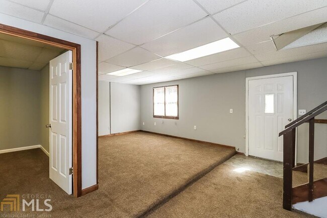 Building Photo - 2823 Aunt Pittypat Ln