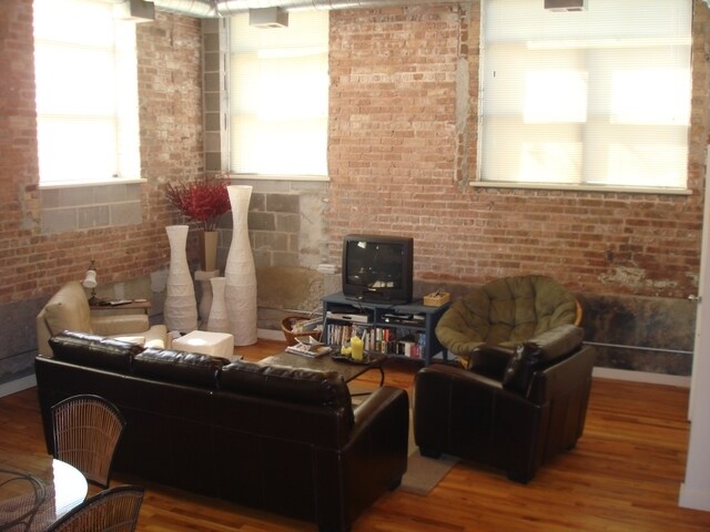 Building Photo - 2221 N Lister Ave