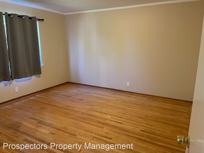 Foto del edificio - 3 br, 2 bath House - 2347 Venndale Ave