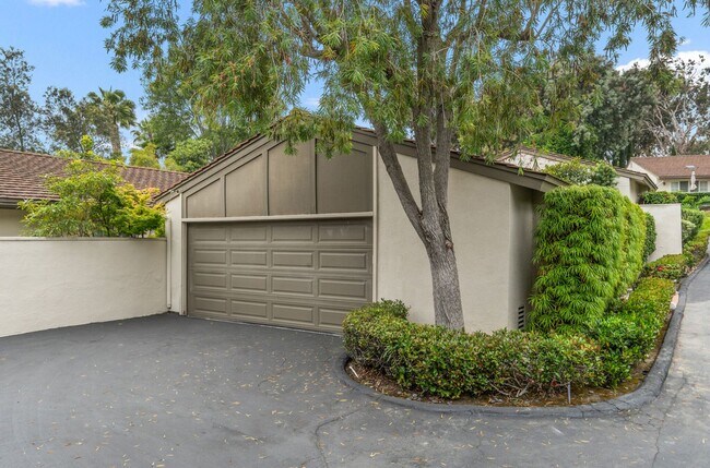 Building Photo - Gorgeous Rancho Santa Fe Covenant Condo!