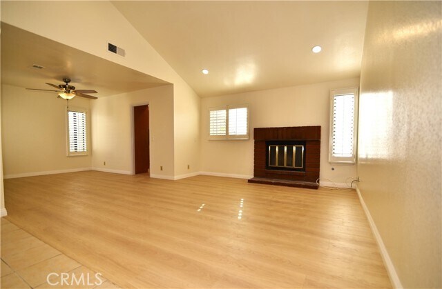 Foto del edificio - 1336 Brookside Ct