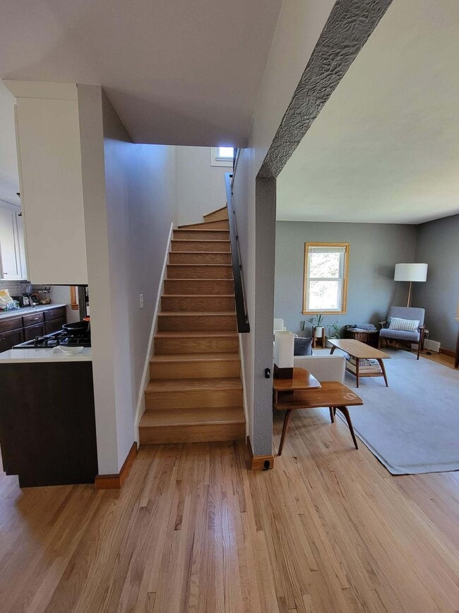 Building Photo - 1481 Scheffer Ave