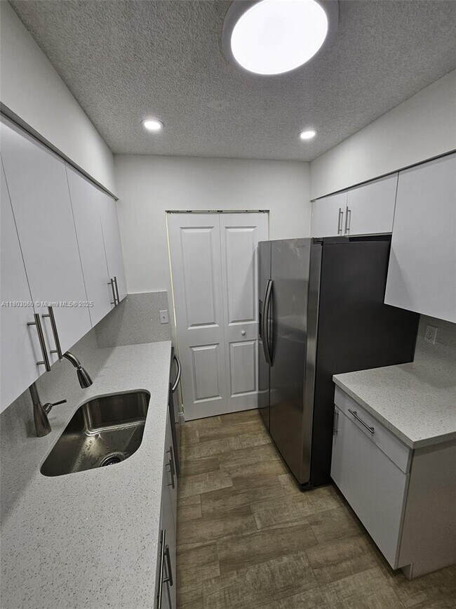 Foto del edificio - 19800 SW 103rd Ct