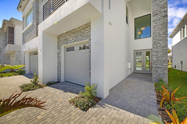 Foto del edificio - 8068 Laurel Falls Dr