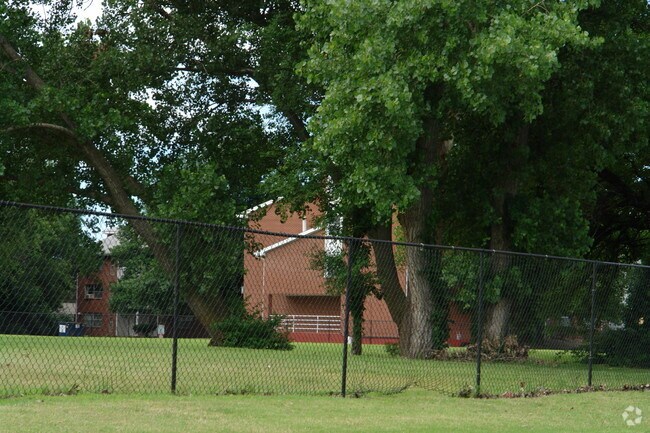 Foto del edificio - Shadybrook Senior Apartments
