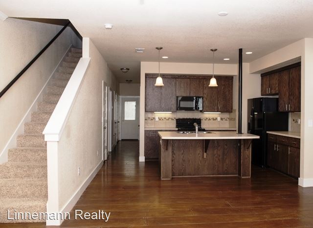 Building Photo - 3 br, 2.5 bath House - 2326 Verna Lee Blvd