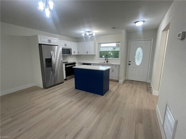 Foto del edificio - 2180 Leisure Ln
