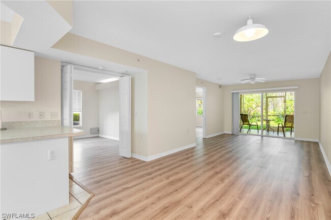 Foto del edificio - 25735 Lake Amelia Way