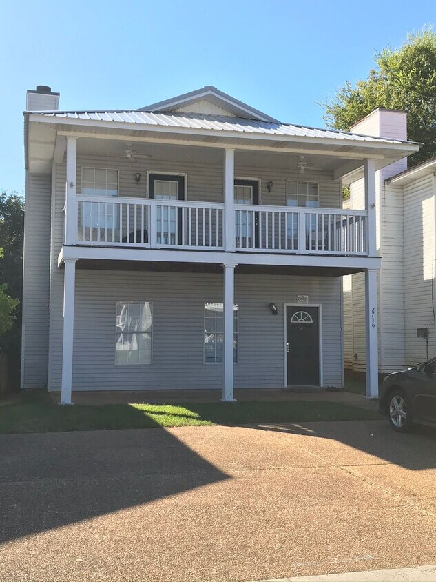 Foto del edificio - 2736 Sumner Pl
