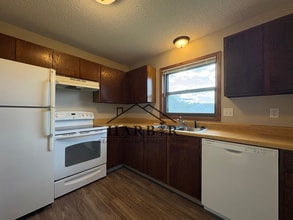Building Photo - 2414 30th Ave NW