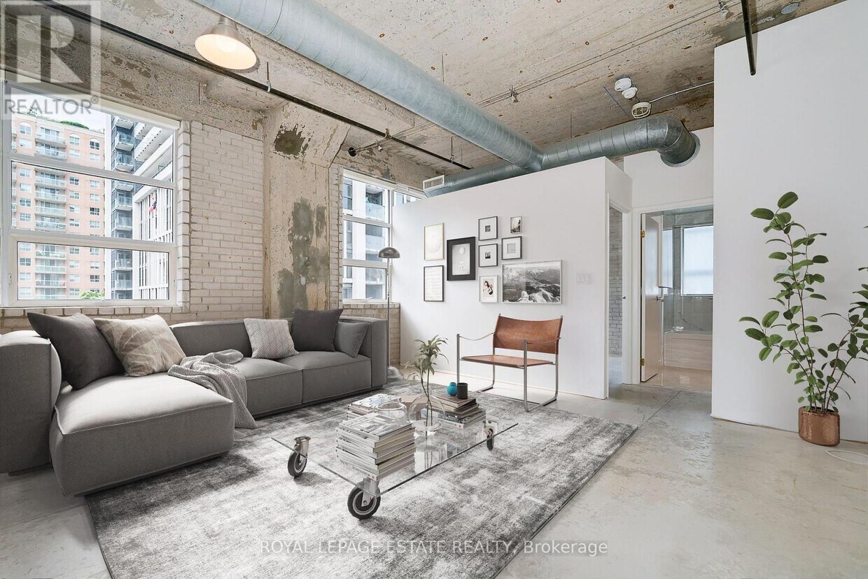 Photo principale - 383-383 Adelaide St E