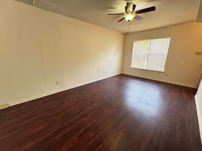 Foto del edificio - 403 E French Ave