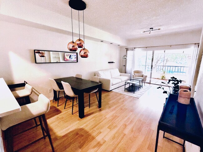 Foto del edificio - 1018 Woodshire Ln