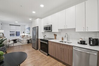 Building Photo - akin Tennyson