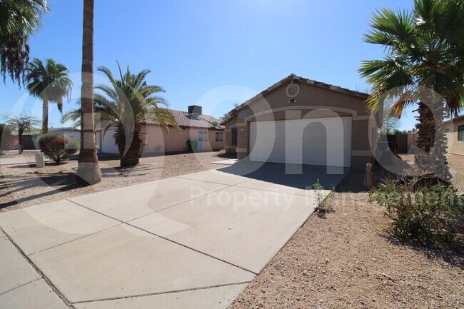 Building Photo - 4105 West Myrtle Ave