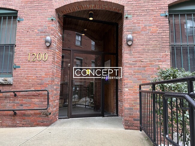 Foto del edificio - 1200 Adams St