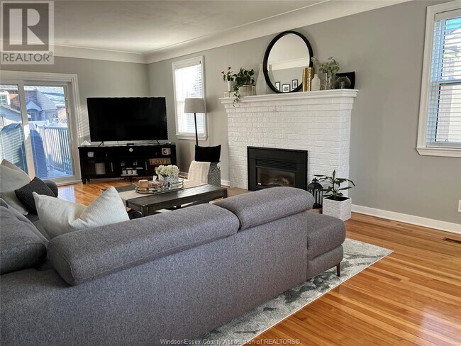 Photo du bâtiment - 7479 Wyandotte St E