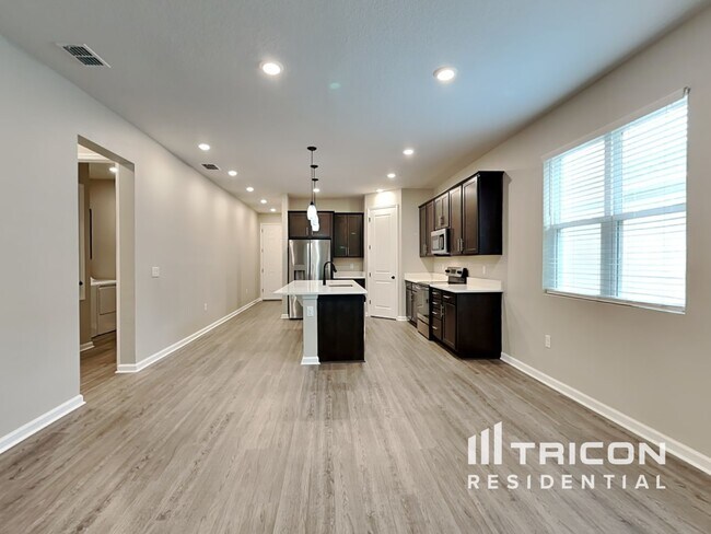 Building Photo - 5725 Arlington River Dr.