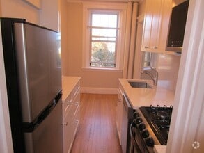 Building Photo - 122 Riverway