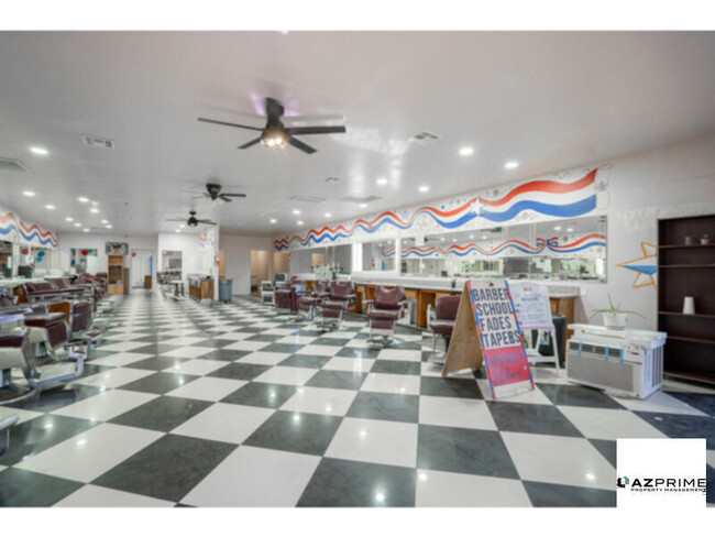 Foto del edificio - Phoenix Prime Barbershop School Space - Tu...