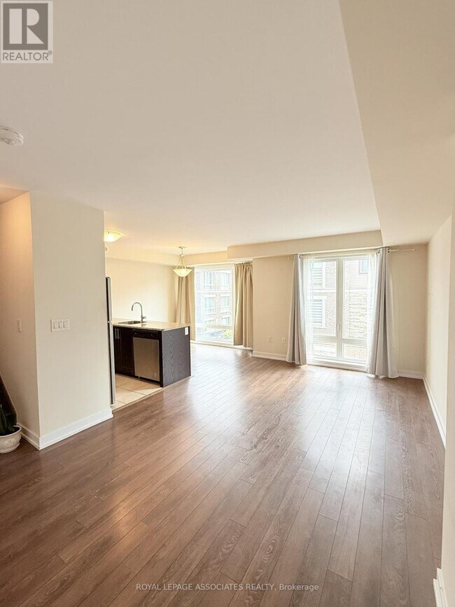 Building Photo - 20 Westmeath Ln