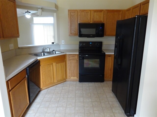 Foto del edificio - 1512 Ashleigh St