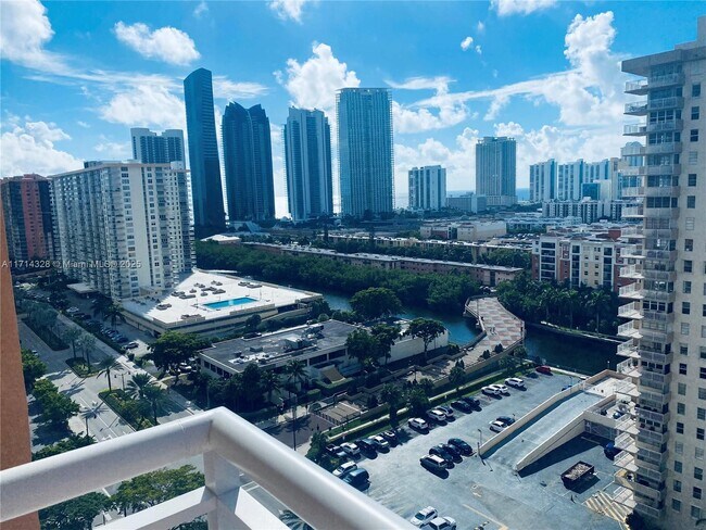 Foto del edificio - 251 174th St