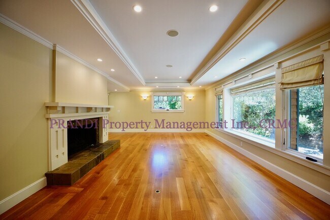 Foto del edificio - "COMING SOON" Impeccable Quality In This Gorgeous Greenbrae Home