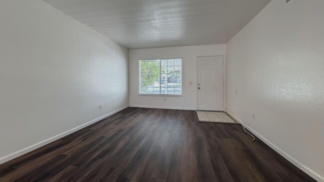 Building Photo - 539 Hidalgo Ave