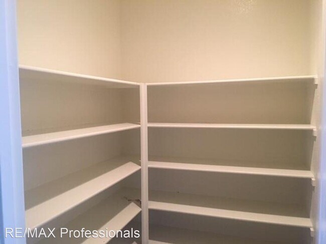 Foto del edificio - 4 br, 3 bath House - 2411 STROZZI