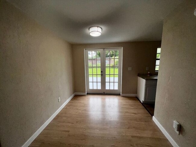 Foto del edificio - Remodeled 4 Bedroom 2 Bath Home Minutes from Sanford international Airport!