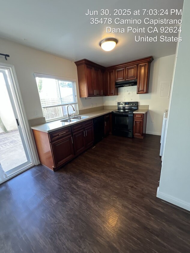 Primary Photo - Beautiful 2 Bedroom with Ocean View in Dan...