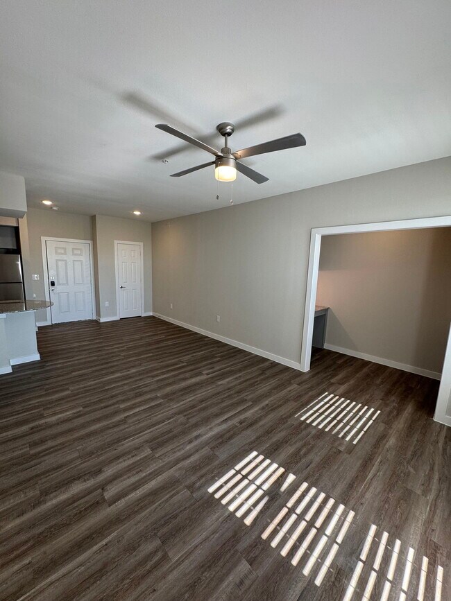 Photo - 5000 Overboard Cv Apartment