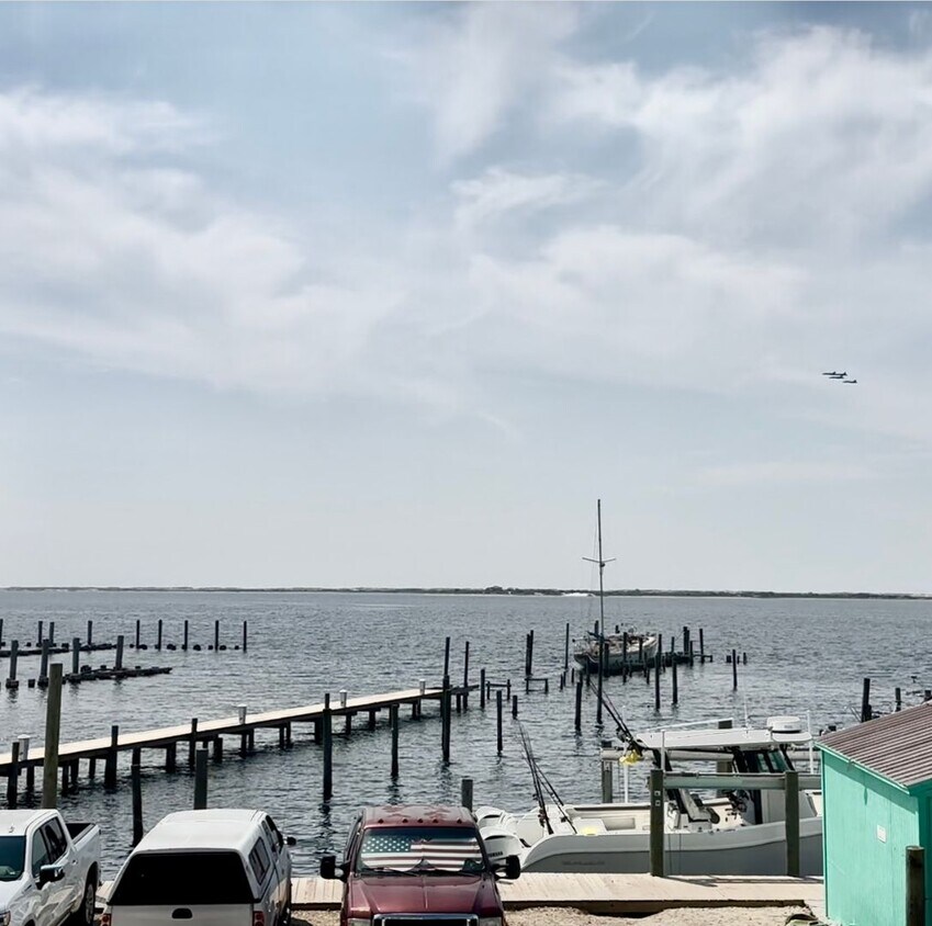 Primary Photo - Ahoy Matey You Have Found Your 3br/2.5ba T...