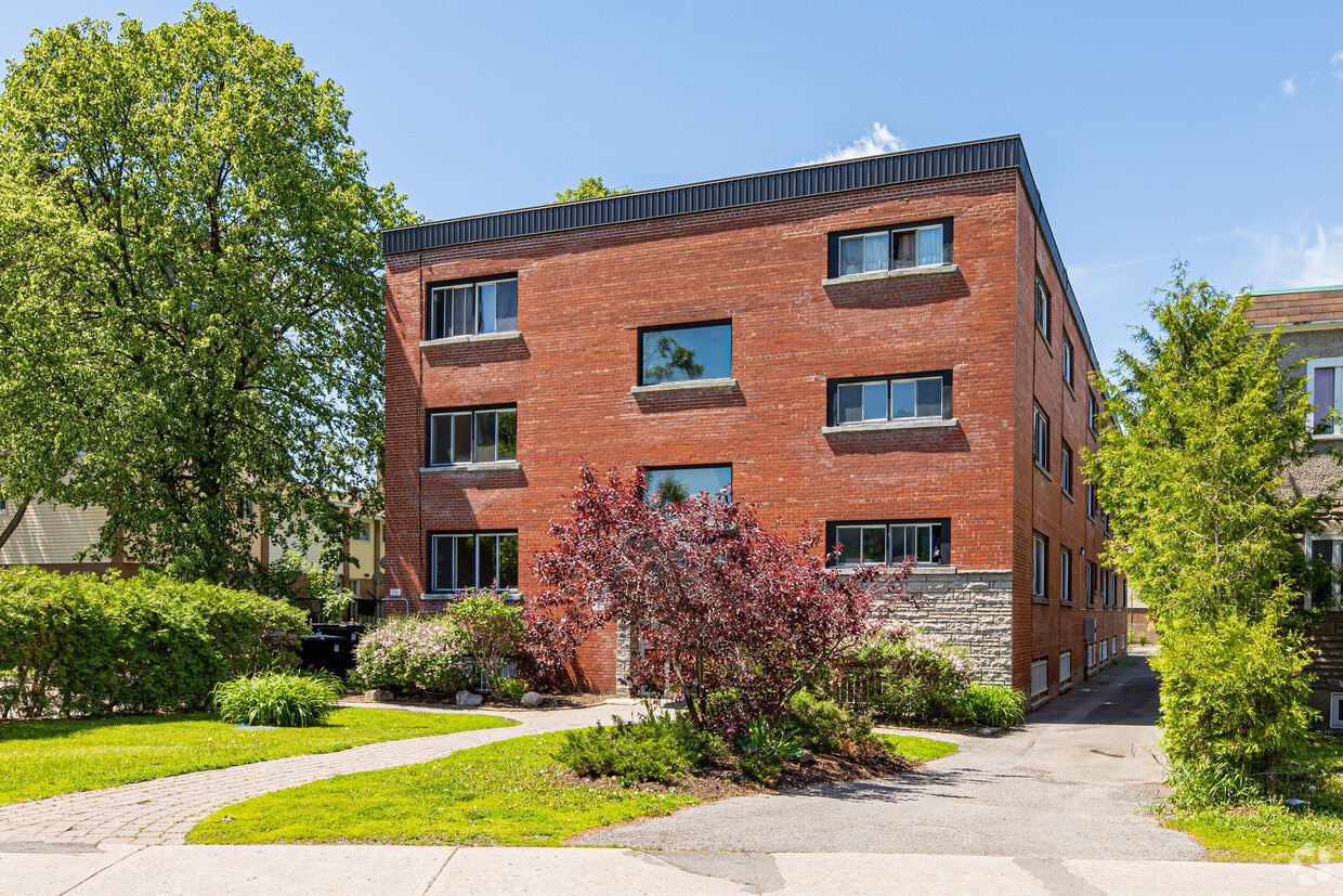 Primary Photo - 180 Beausoleil Dr