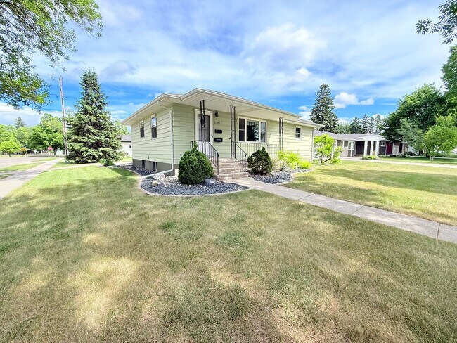 Foto del edificio - Spacious 4 Bed, 2 Bath Home – Perfect for Families or Roommates