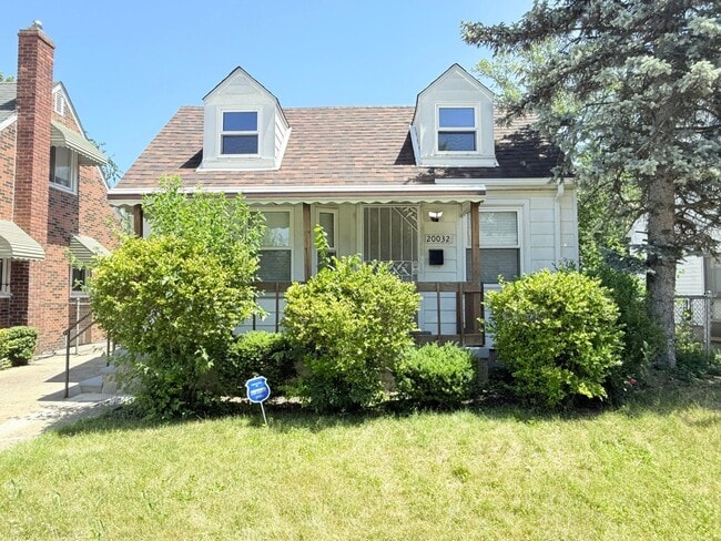 Building Photo - This beautifully updated 3-bedroom, 1-bath single-family home is ready for move-in!