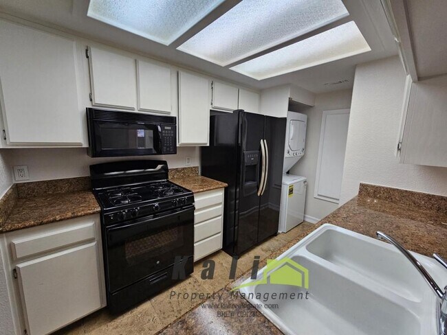 Foto del edificio - 755 Brookstone Rd