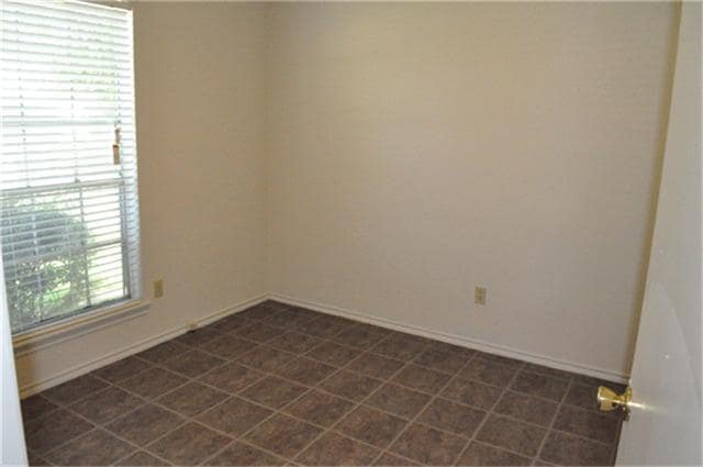 Building Photo - 2119 Fountain Dr
