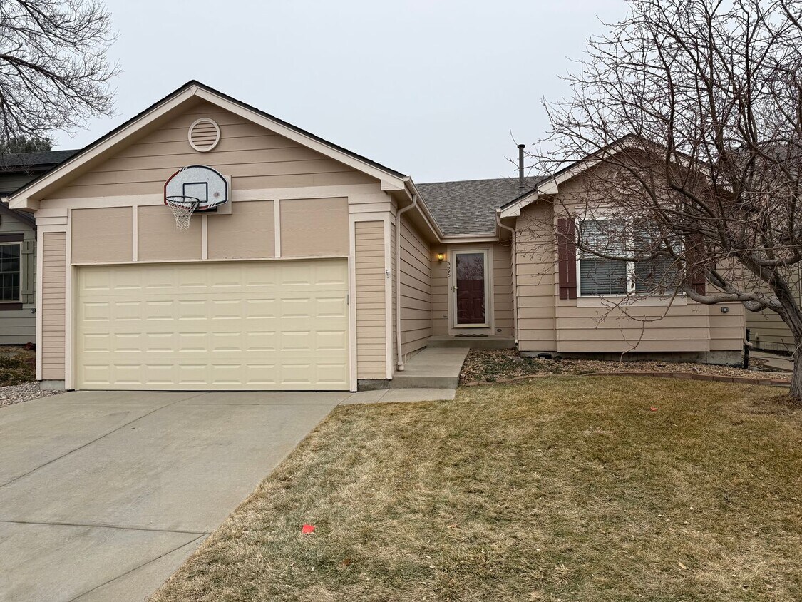 Spacious 4-Bedroom Ranch with Finished Bas... - Spacious 4-Bedroom Ranch with Finished Bas...