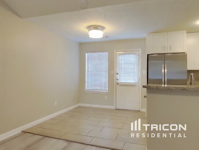 Foto del edificio - 16179 Summer Breeze Ct